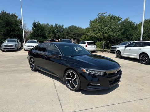 Used 2018 Honda Accord Sport image 3