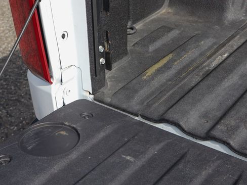 Used 2022 Chevrolet Silverado 1500 LT Trail Boss w/ Bed Protection Package AWD/4WD image 9