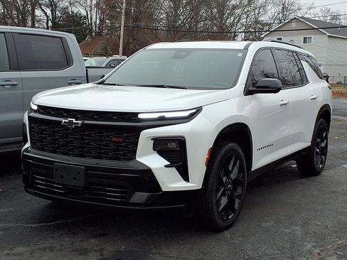 Used 2024 Chevrolet Traverse RS w/ LPO, Floor Liner Package image 5