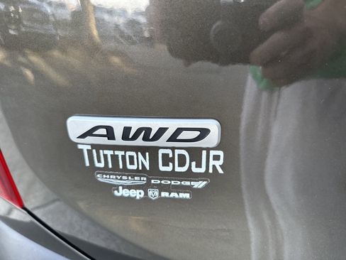 Used 2021 Kia Telluride EX w/ EX Premium Package image 19