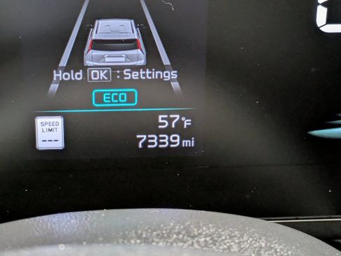 Certified 2024 Kia Niro LX image 16