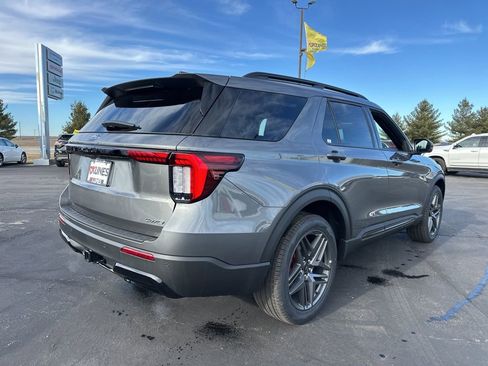 New 2026 Ford Explorer ST-Line w/ ST-Line Street Pack AWD/4WD image 8