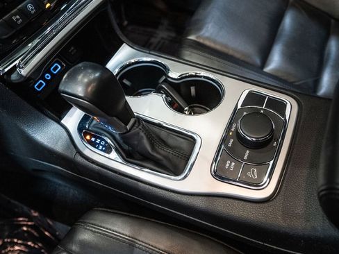 Used 2021 Jeep Grand Cherokee Limited image 24