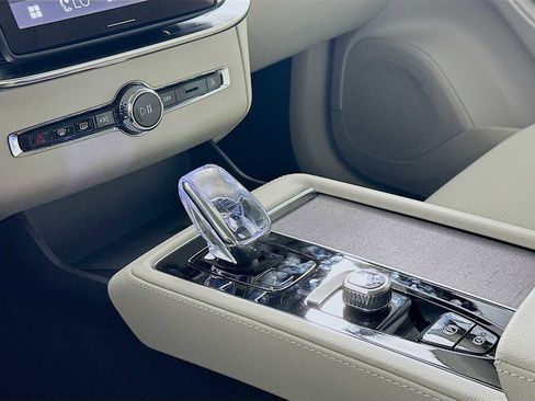 New 2026 Volvo XC90 T8 Ultra w/ Protection Package Premier image 15