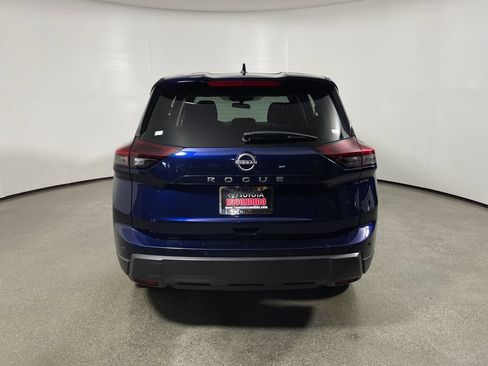Used 2025 Nissan Rogue SV FWD image 4