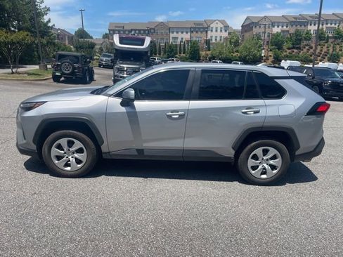 Used 2024 Toyota RAV4 LE AWD/4WD image 8