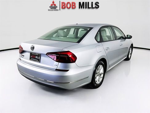 Used 2018 Volkswagen Passat 2.0T S image 7