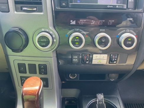 Used 2015 Toyota Sequoia Platinum RWD image 26