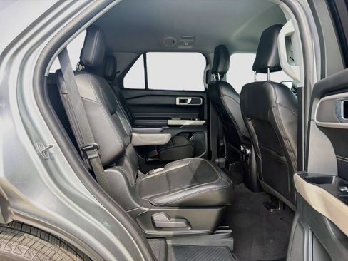 Used 2022 Ford Explorer XLT w/ Equipment Group 202A RWD image 34