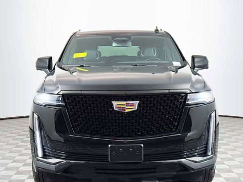 Used 2022 Cadillac Escalade ESV Luxury image 2