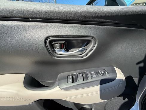 New 2026 Honda HR-V LX image 15