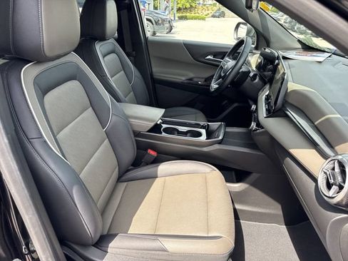 Used 2025 Chevrolet Equinox LT w/ Convenience Package II FWD image 26