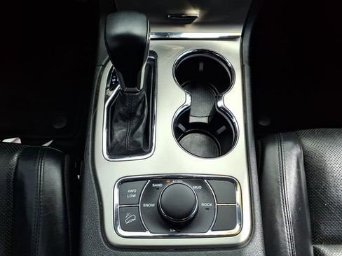 Certified 2019 Jeep Grand Cherokee Limited w/ Luxury Group II image 21