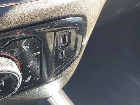 Used 2024 Chevrolet Silverado 2500 LTZ w/ LTZ Convenience Package image 21