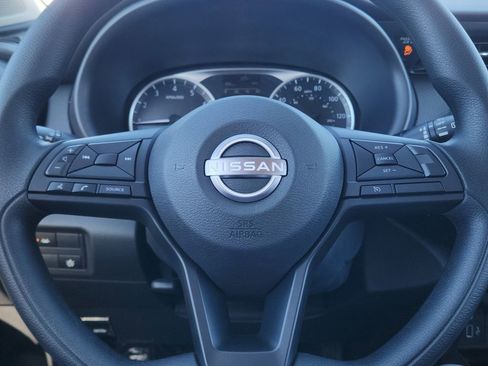 New 2025 Nissan Kicks Play S image 16