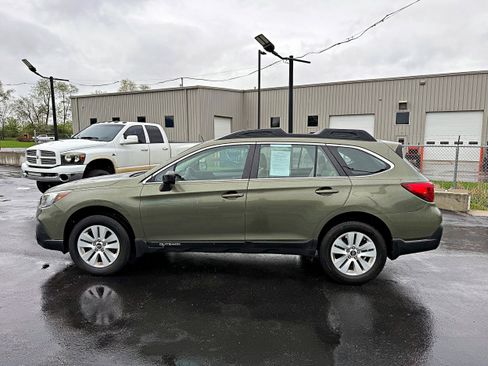 Used 2018 Subaru Outback 2.5i AWD/4WD image 6