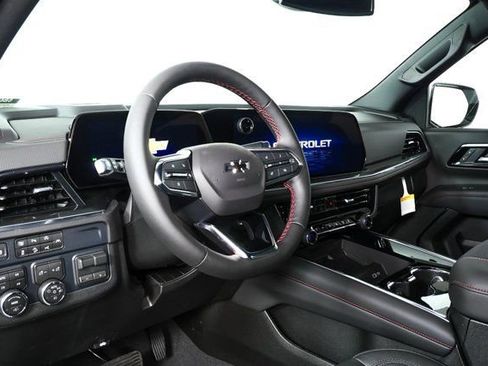 New 2026 Chevrolet Suburban RST image 4