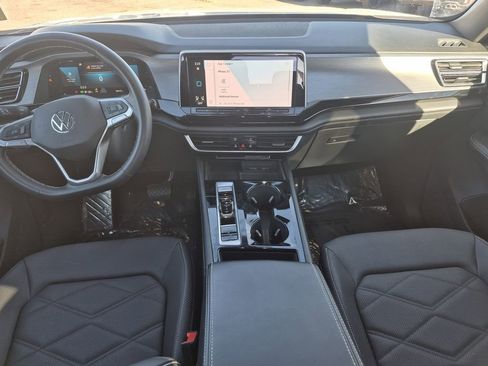Used 2024 Volkswagen Atlas Cross Sport SE image 13