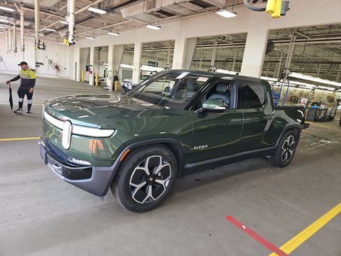 Used 2024 Rivian R1T Adventure AWD/4WD image 2