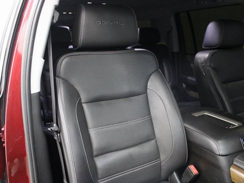 Used 2020 GMC Yukon XL Denali image 32