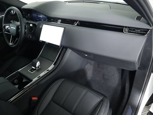 Used 2025 Land Rover Range Rover Evoque Dynamic SE AWD/4WD image 19