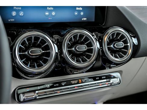 New 2026 Mercedes-Benz GLA 250 4MATIC image 17