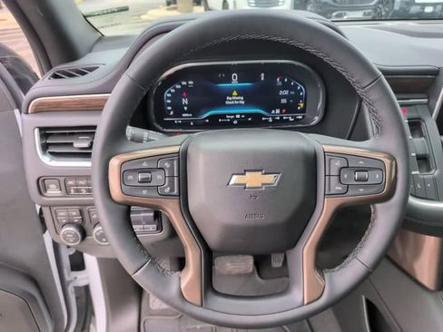 Used 2024 Chevrolet Tahoe High Country AWD/4WD image 17