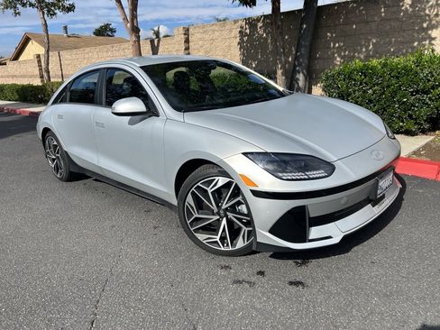 Used 2023 Hyundai Ioniq 6 SEL image 2