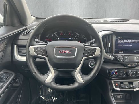 Used 2024 GMC Terrain SLT image 11