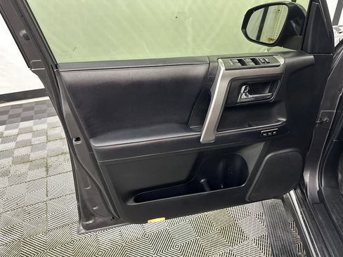 Used 2019 Toyota 4Runner Limited AWD/4WD image 10