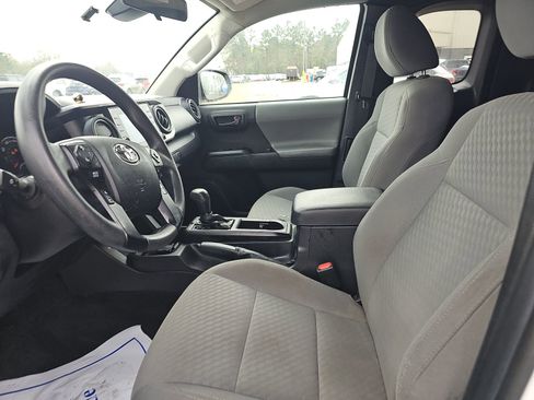 Used 2022 Toyota Tacoma SR image 11