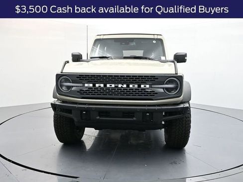 New 2025 Ford Bronco Badlands image 2