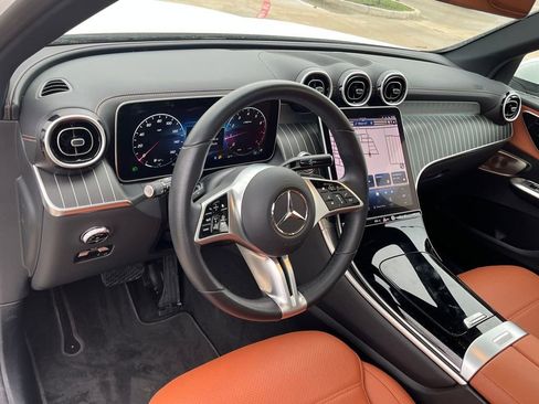 Used 2024 Mercedes-Benz GLC 300 4MATIC image 22