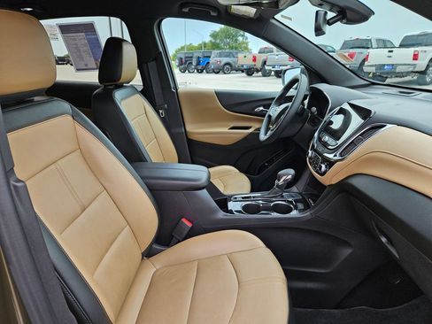 Used 2024 Chevrolet Equinox Premier FWD image 33