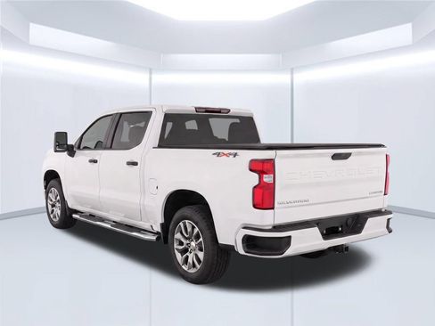 Used 2019 Chevrolet Silverado 1500 Custom w/ Custom Max Trailering Package AWD/4WD image 5