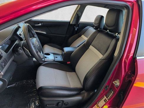 Used 2014 Toyota Camry SE FWD image 14