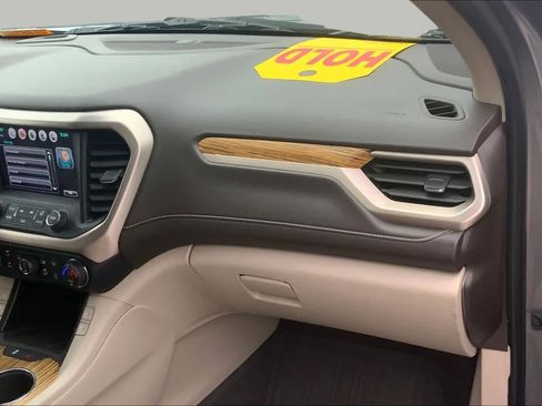 Used 2019 GMC Acadia Denali w/ Technology Package FWD image 18