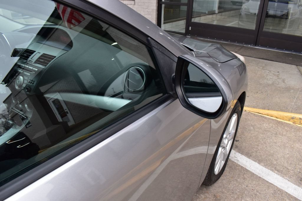 Used 2011 MAZDA MAZDA3 i Touring FWD image 38