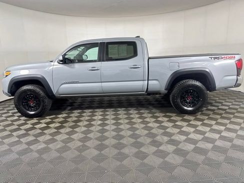 Used 2019 Toyota Tacoma TRD Off-Road AWD/4WD image 7