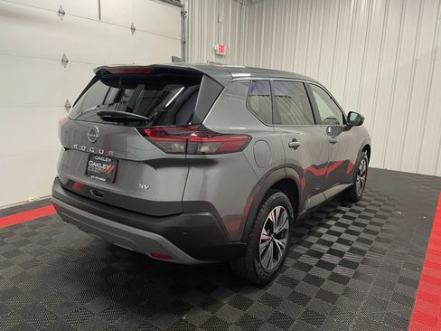 Used 2023 Nissan Rogue SV FWD image 4