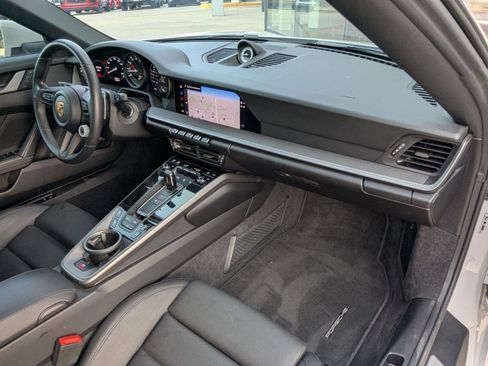Certified 2022 Porsche 911 Carrera image 23
