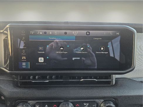 Used 2025 Jeep Wrangler Willys image 34