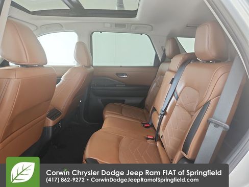 Used 2023 Nissan Pathfinder Platinum w/ Cargo Package image 32