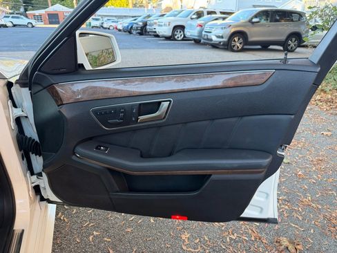 Used 2012 Mercedes-Benz E 350 4MATIC Sedan image 38