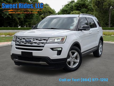 Used 2018 Ford Explorer XLT w/ Equipment Group 201A FWD image 4