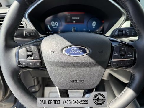 Used 2025 Ford Escape Platinum image 17