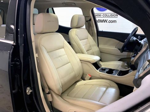 Used 2021 GMC Acadia Denali w/ Denali Ultimate Package image 8