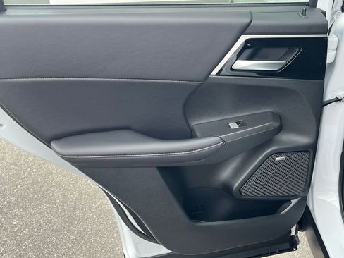New 2026 Mitsubishi Outlander LE FWD image 23