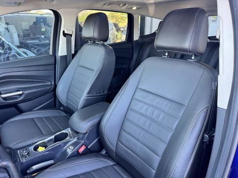 Used 2015 Ford Escape Titanium w/ Equipment Group 301A AWD/4WD image 39