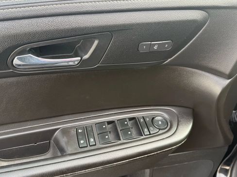 Used 2017 GMC Acadia Limited SLT image 16